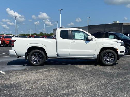 2025 Nissan Frontier SV