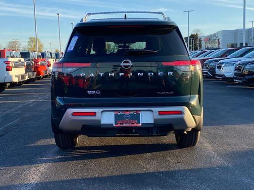 2025 Nissan Pathfinder Platinum