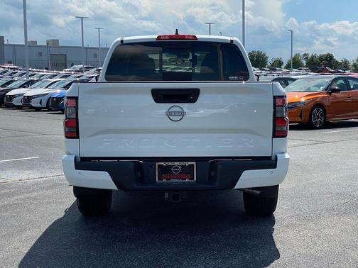2025 Nissan Frontier SV