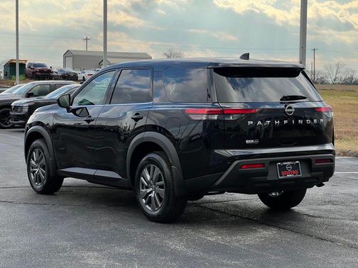 2025 Nissan Pathfinder S