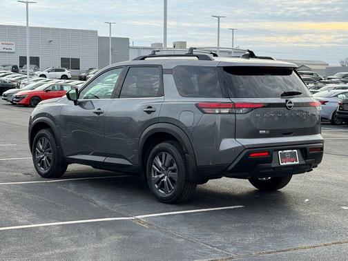 2026 Nissan Pathfinder SV