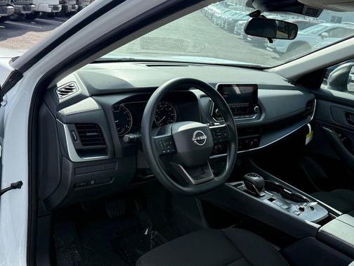 2025 Nissan Rogue S