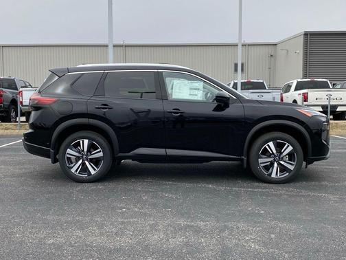 2025 Nissan Rogue SL