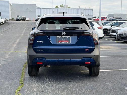 Deep Blue Pearl 2026 Nissan Kicks SR