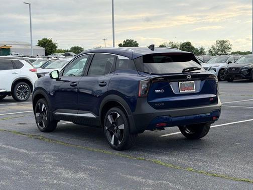 Deep Blue Pearl 2026 Nissan Kicks SR