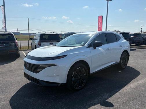 White 2027 Nissan Murano Platinum