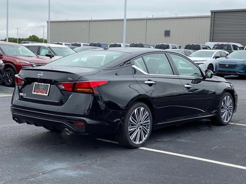 2025 Nissan Altima SL