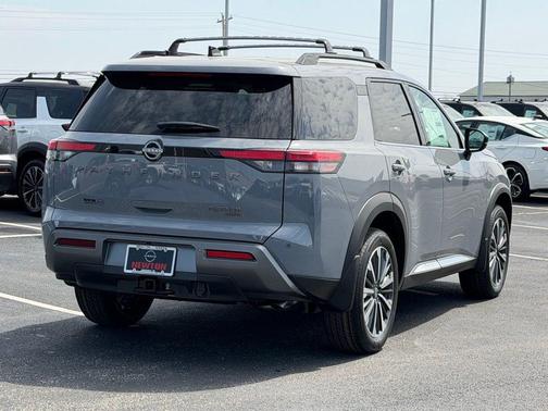 Boulder Gray Metallic 2026 Nissan Pathfinder Platinum