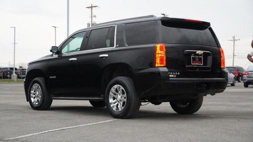 Photo 4 of 42 of 2019 Chevrolet Tahoe LT