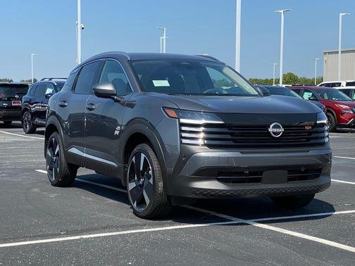 2025 Nissan Kicks SR