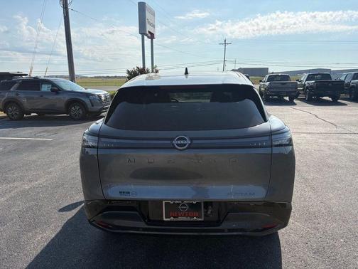 Light Windsor Gray Metallic 2027 Nissan Murano Platinum