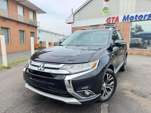Labrador Black Pearl 2016 Mitsubishi Outlander GT