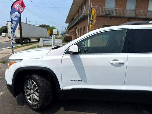 2017 GMC Acadia SLE-2