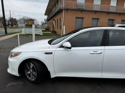 Snow White Pearl 2016 Kia Optima SX Turbo