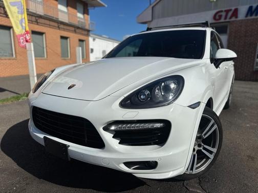 2013 Porsche Cayenne GTS