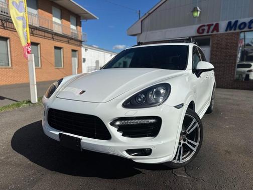 2013 Porsche Cayenne GTS