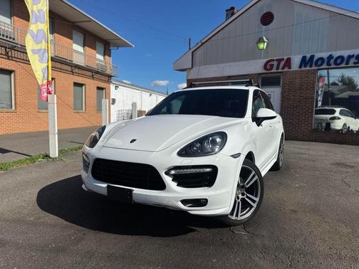 2013 Porsche Cayenne GTS