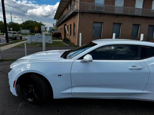 Summit White 2020 Chevrolet Camaro 1LT
