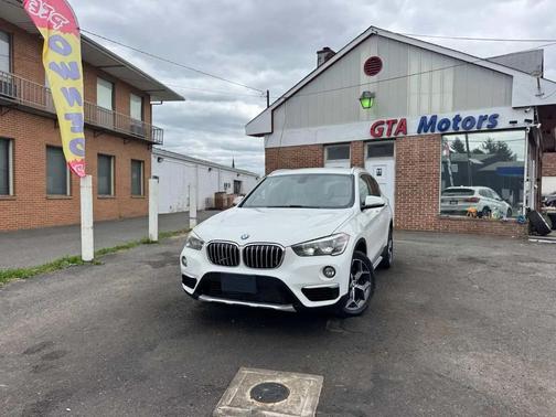 White 2018 BMW X1 sDrive28i