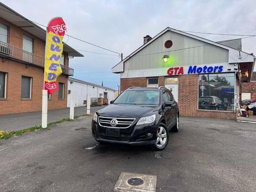 2010 Volkswagen Tiguan 2.0T Wolfsburg Edition