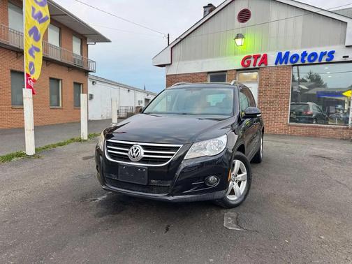 Deep Black Metallic 2010 Volkswagen Tiguan 2.0T Wolfsburg Edition