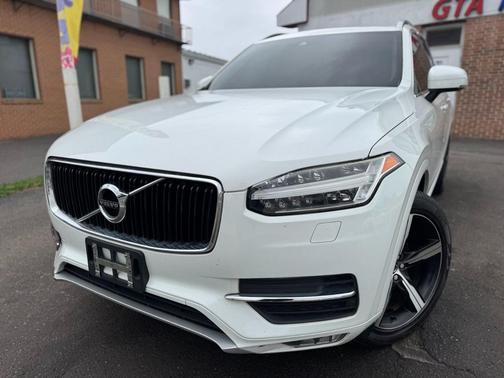 2016 Volvo XC90 T5 Momentum
