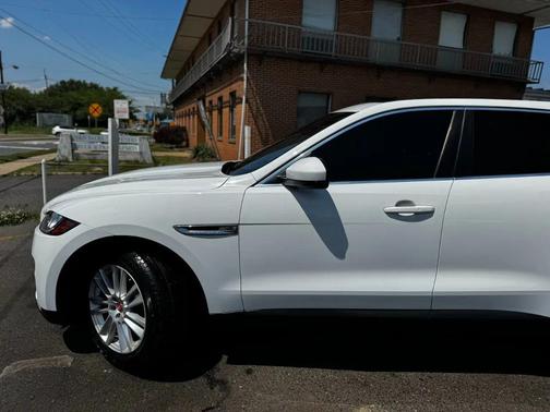 Fuji White 2019 Jaguar F-PACE 25t Prestige