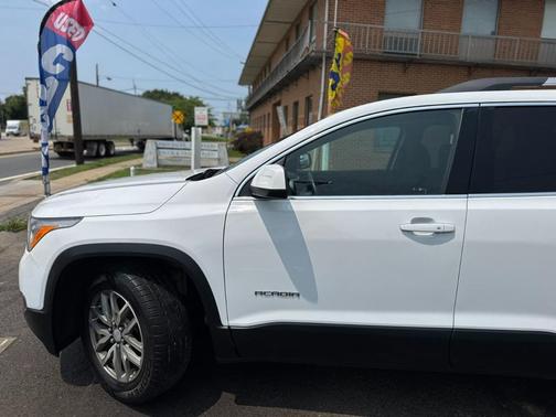 2017 GMC Acadia SLE-2