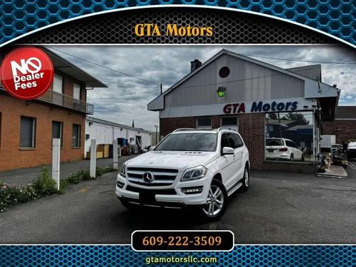 White 2016 Mercedes-Benz GL-Class 4MATIC