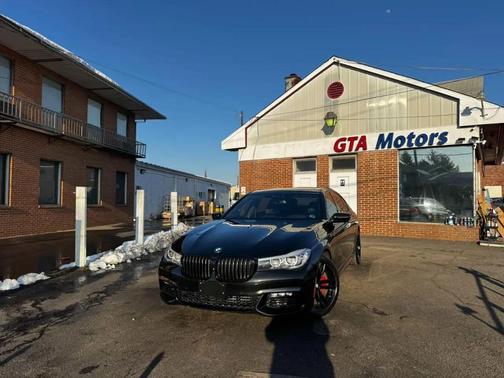 2016 BMW 740 4dr Sdn 740i RWD