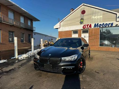 2016 BMW 740 4dr Sdn 740i RWD
