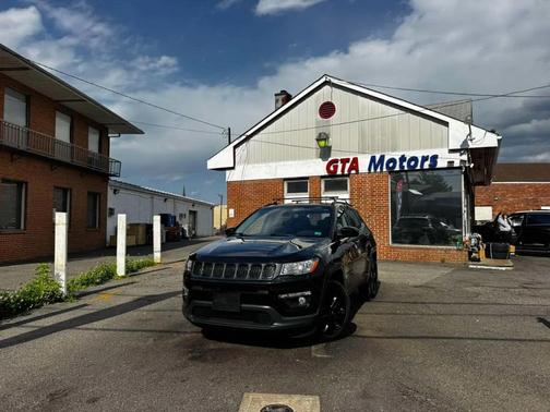 Diamond Black Crystal Pearlcoat 2020 Jeep Compass Latitude