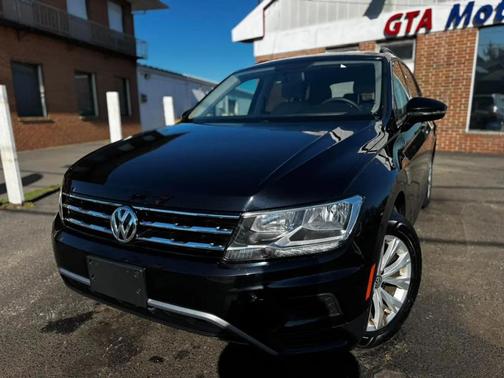 Deep Black Pearl Metallic 2018 Volkswagen Tiguan 2.0T S 4MOTION