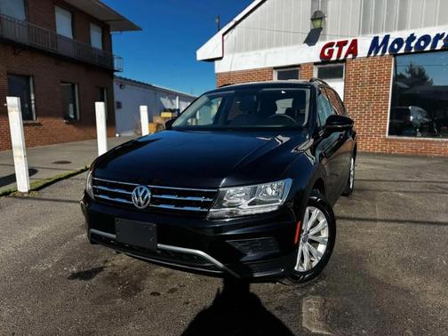 Deep Black Pearl Metallic 2018 Volkswagen Tiguan 2.0T S 4MOTION