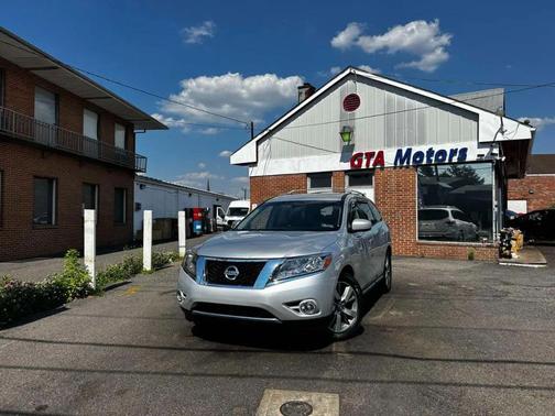 Brilliant Silver 2013 Nissan Pathfinder Platinum