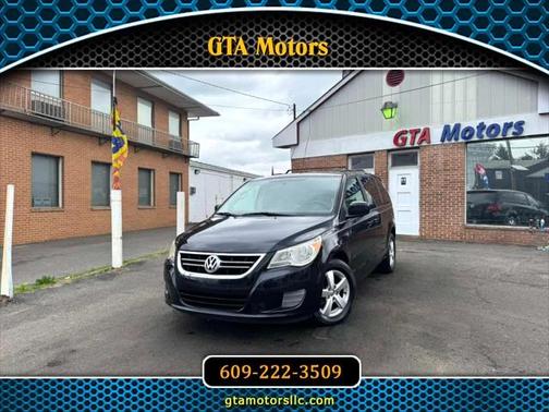 2011 Volkswagen Routan SE