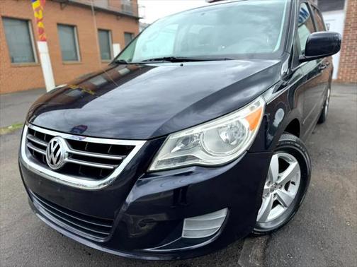 2011 Volkswagen Routan SE