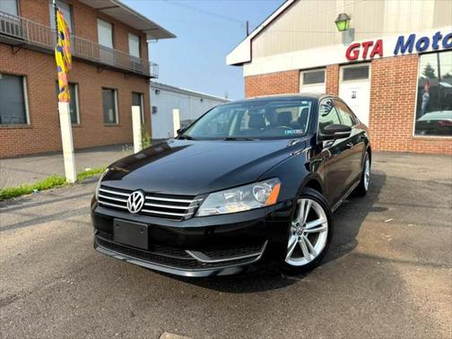 2014 Volkswagen Passat 1.8T Auto SE w/Sunroof & Nav