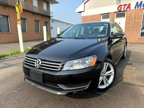 2014 Volkswagen Passat 1.8T Auto SE w/Sunroof & Nav