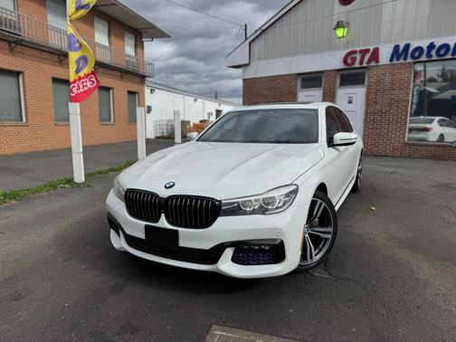 2017 BMW 740 740i Sedan