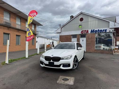 2017 BMW 740 740i Sedan