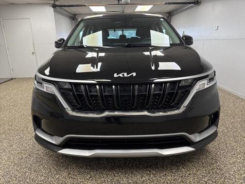 2023 Kia Carnival LX