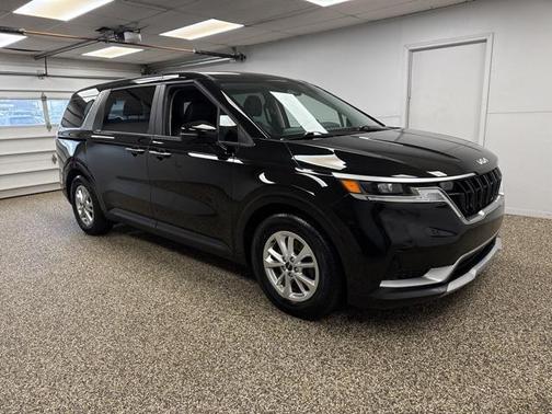 2023 Kia Carnival LX