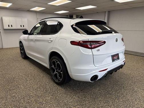 Alfa White 2022 Alfa Romeo Stelvio Ti