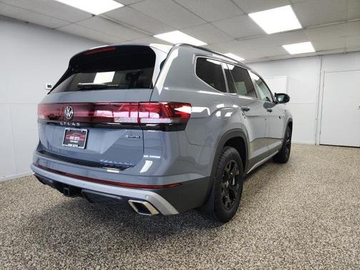 2024 Volkswagen Atlas 2.0T SE w/Technology 4MOTION