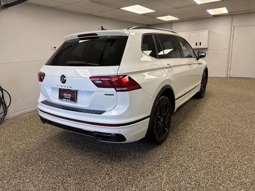 2022 Volkswagen Tiguan 2.0T SE R-Line Black 4MOTION
