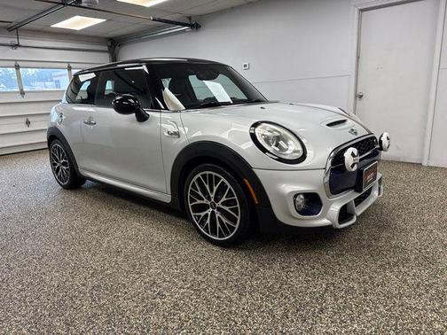 White Silver Metallic 2017 MINI Hardtop Cooper S