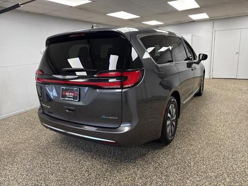 2022 Chrysler Pacifica Hybrid Limited