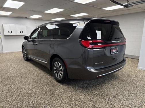 2022 Chrysler Pacifica Hybrid Limited