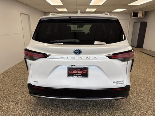 2023 Toyota Sienna Platinum 7 Passenger